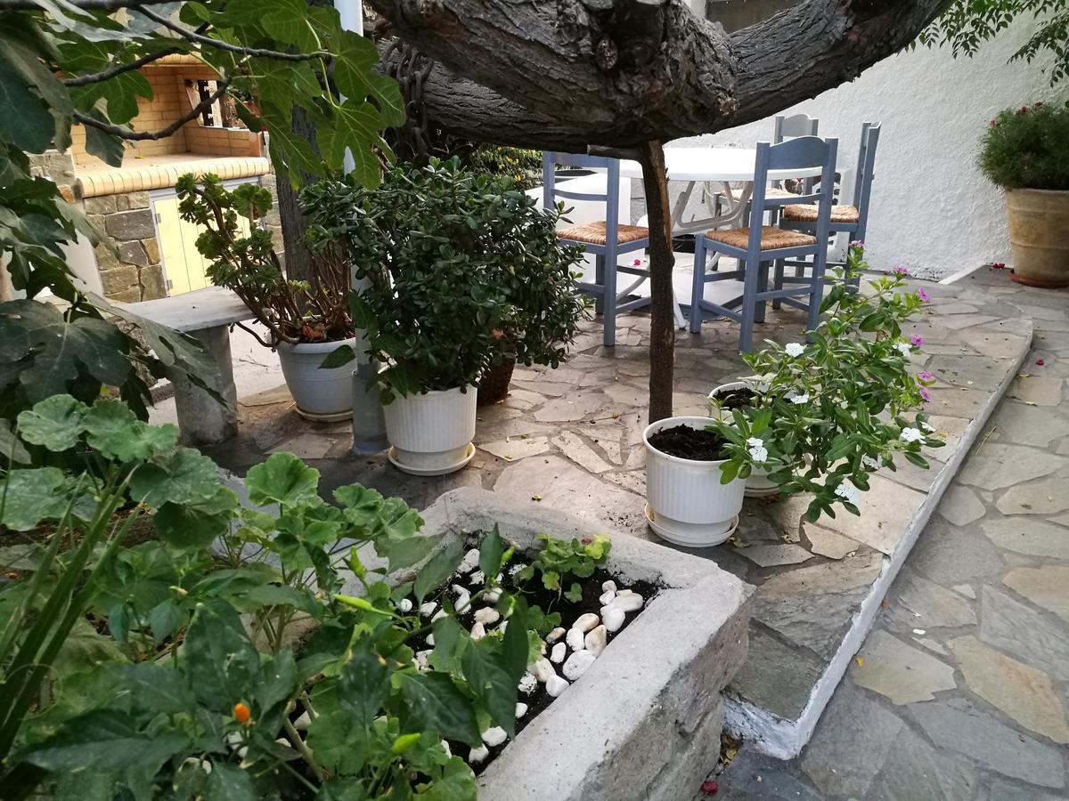 Gerania Milos Daire Adamantas  Dış mekan fotoğraf