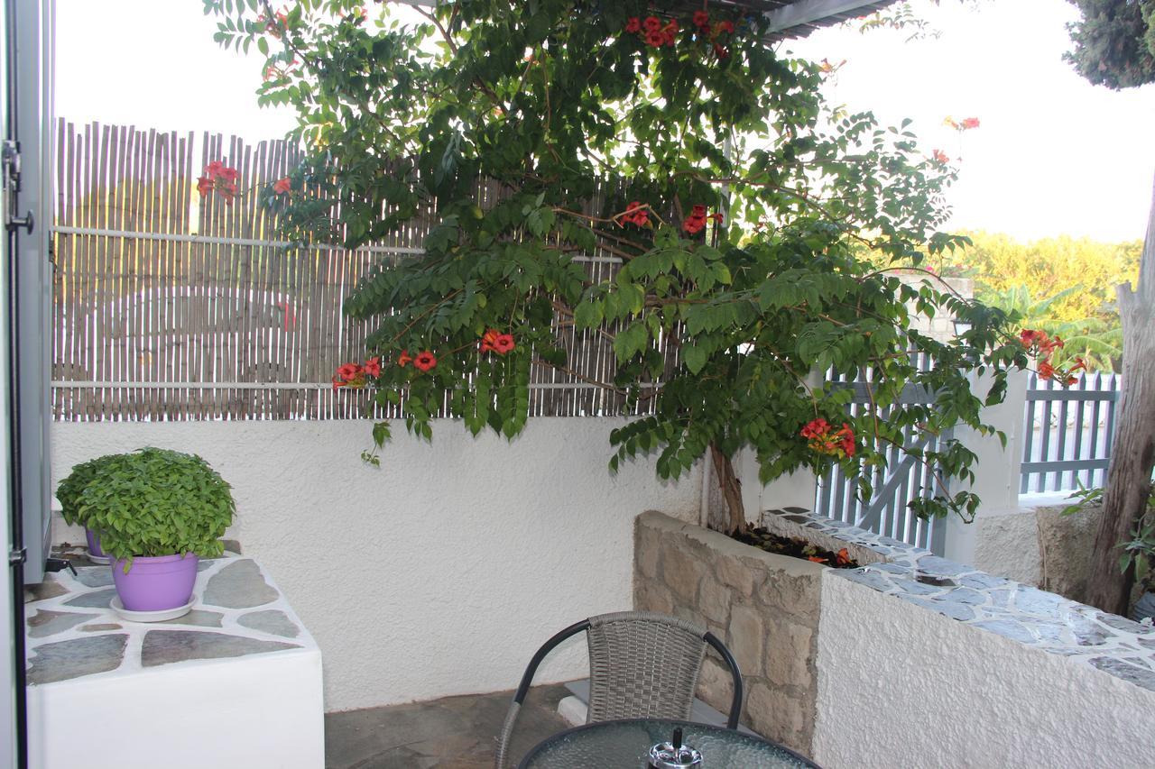 Gerania Milos Daire Adamantas  Dış mekan fotoğraf